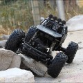 DUZY-SAMOCHOD-ZDALNIE-STEROWANY-AUTO-RC-METAL-TERENOWY-4X4-2-AKUMULATORY-Zasieg-pilota-50-m.jpg